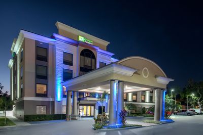 Holiday Inn Express & Suites Bartow by IHG
