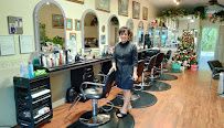 La’ Riviera Hair & Nail Salon
