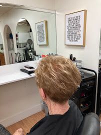 TROPICAL WAVES Hairdressing and Barber Salon photo 7