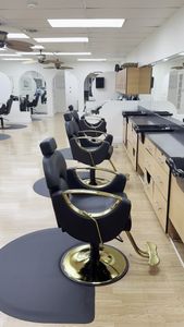 TROPICAL WAVES Hairdressing and Barber Salon photo 10