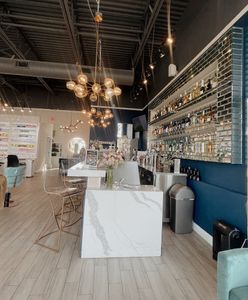 Tipsy Salon Bar Naples photo 22