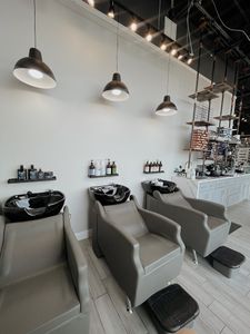 Tipsy Salon Bar Naples photo 28