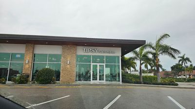 Tipsy Salon Bar Naples photo 32