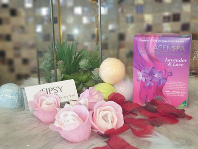 Tipsy Salon Bar Naples photo 39