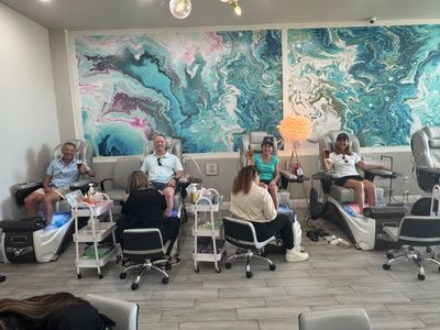 Tipsy Salon Bar Naples photo 42