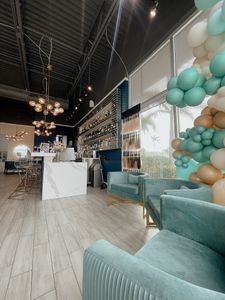 Tipsy Salon Bar Naples photo 43