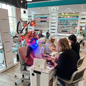 Tipsy Salon Bar Naples photo 45