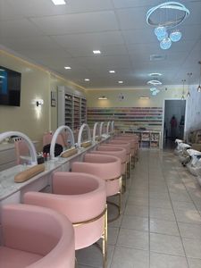 Tip Top Spa & Nails photo 3
