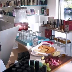 Air Bar Blowouts & Extensions Blow Drybar photo 2