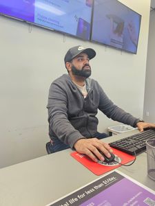 uBreakiFix – Phone and Computer Repair photo 12