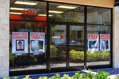 uBreakiFix – Phone and Computer Repair photo 21