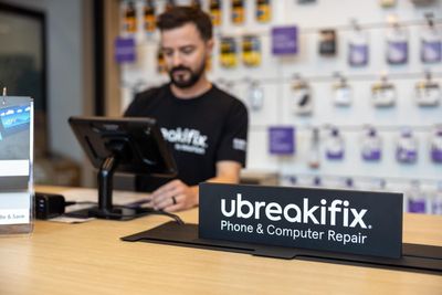 uBreakiFix – Phone and Computer Repair photo 24
