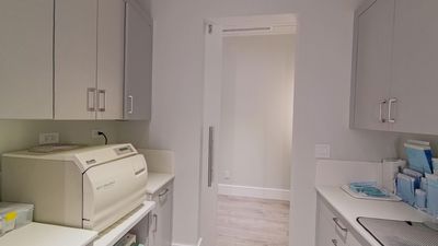 Specialists in Implant Dentistry – Dr Matthew Holtan photo 32