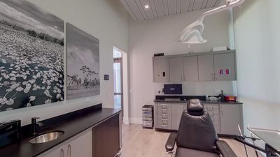 Specialists in Implant Dentistry – Dr Matthew Holtan photo 35