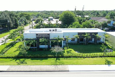 Specialists in Implant Dentistry – Dr Matthew Holtan photo 2