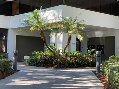 Periodontics and Implant Center of Naples: Dr. Jennifer Araya