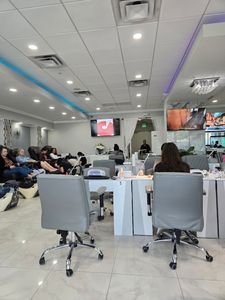 Glow Nail Spa Naples photo 3