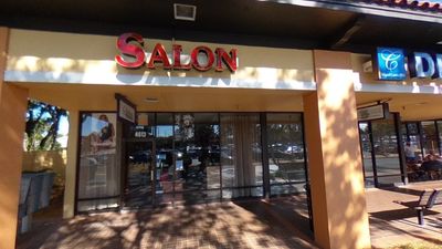 Salon International photo 18