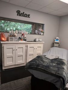 UBARE SKINCARE – LASH, WAX, BROW, FACIAL