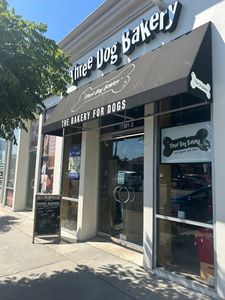 Three Dog Bakery Encino