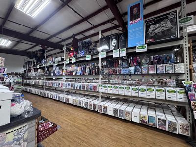 Emerald City Comics Games Toys photo 44