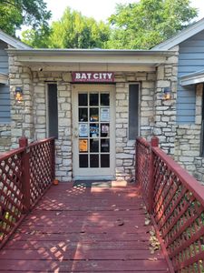 Bat City Comic Professionals photo 9