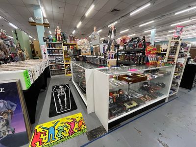 Lois Lane Comics & Collectibles - Business Location