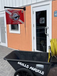 Hull’s Angels Bottom Cleaning