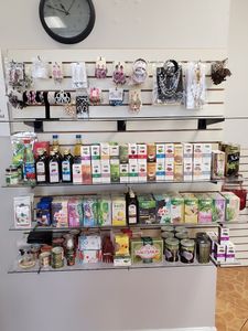 Lucky Salon – Eyebrow Threading | Waxing | Facials | Eyelash Extensions in Apollo Beach, Florida photo 9