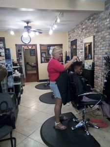 Salon Uptown Downtown photo 25