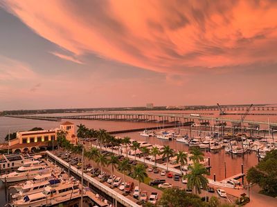 Oak & Stone photo 43