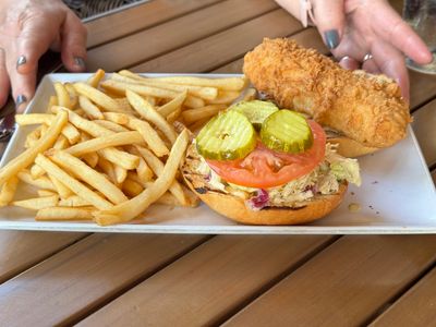 Circles Waterfront Restaurant photo 40