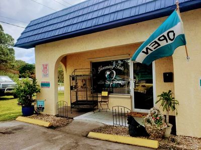 Grooming Tails Of Venice photo 23