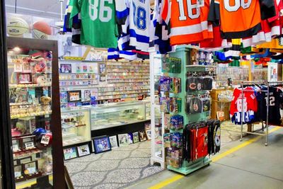 S&T Collectibles: Sports Cards/Memorabilia, Comic Books, Pokemon, MTG and More