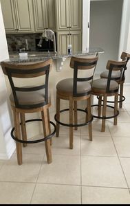 Alexandra’s Custom Upholstery photo 37